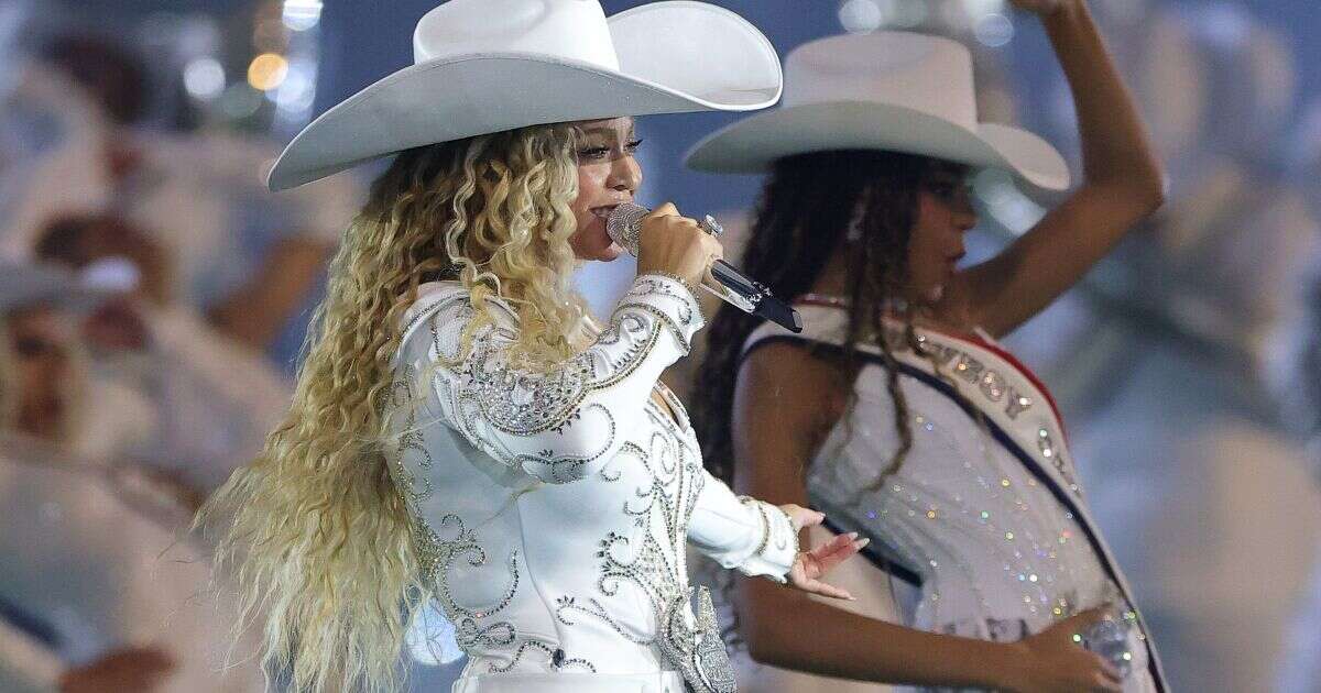 Beyoncé da épico show de miedo tiempo en el Christmas Gameday de NFL