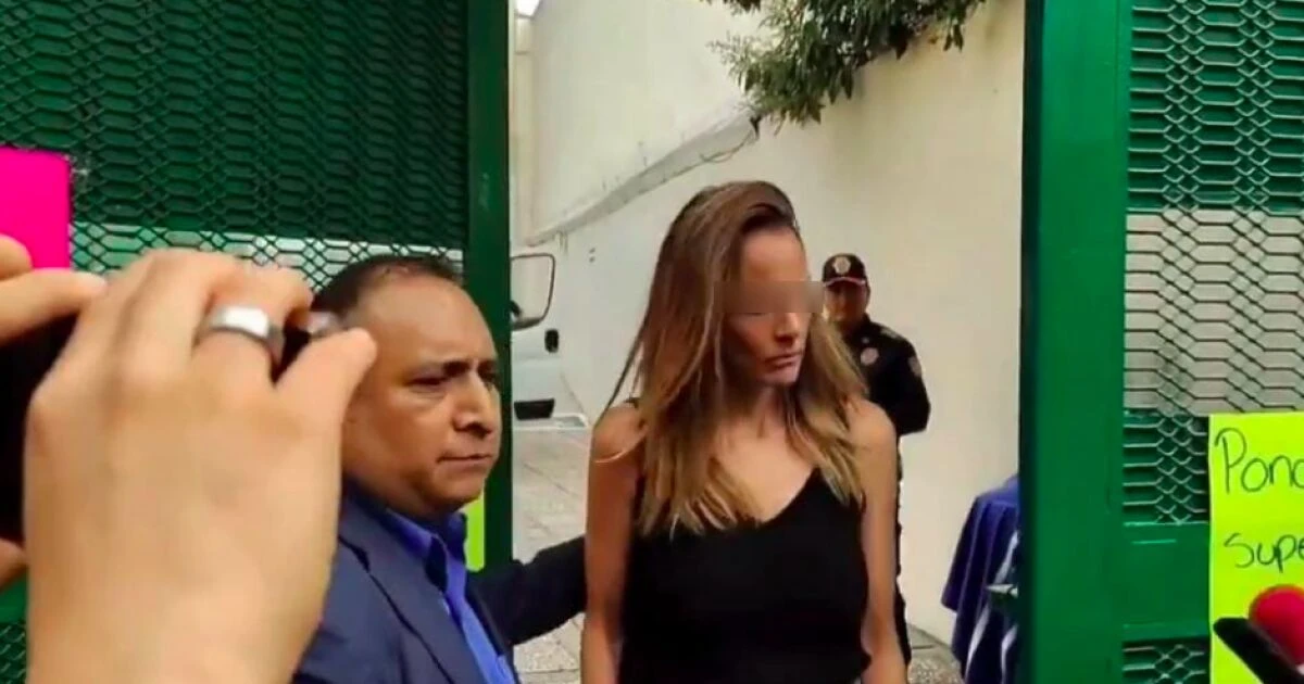“Lady Racista” se salva de los huevazos, pero es vinculada a proceso en CDMX