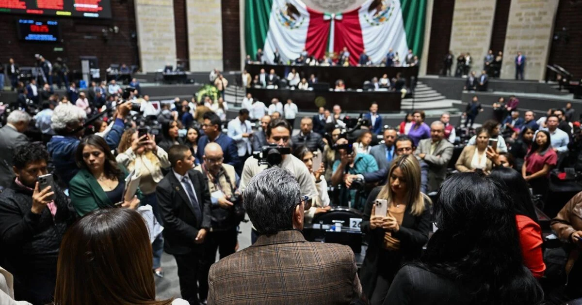 Periodo extraordinario concluye entre acusaciones de oposición por ‘ley espía’