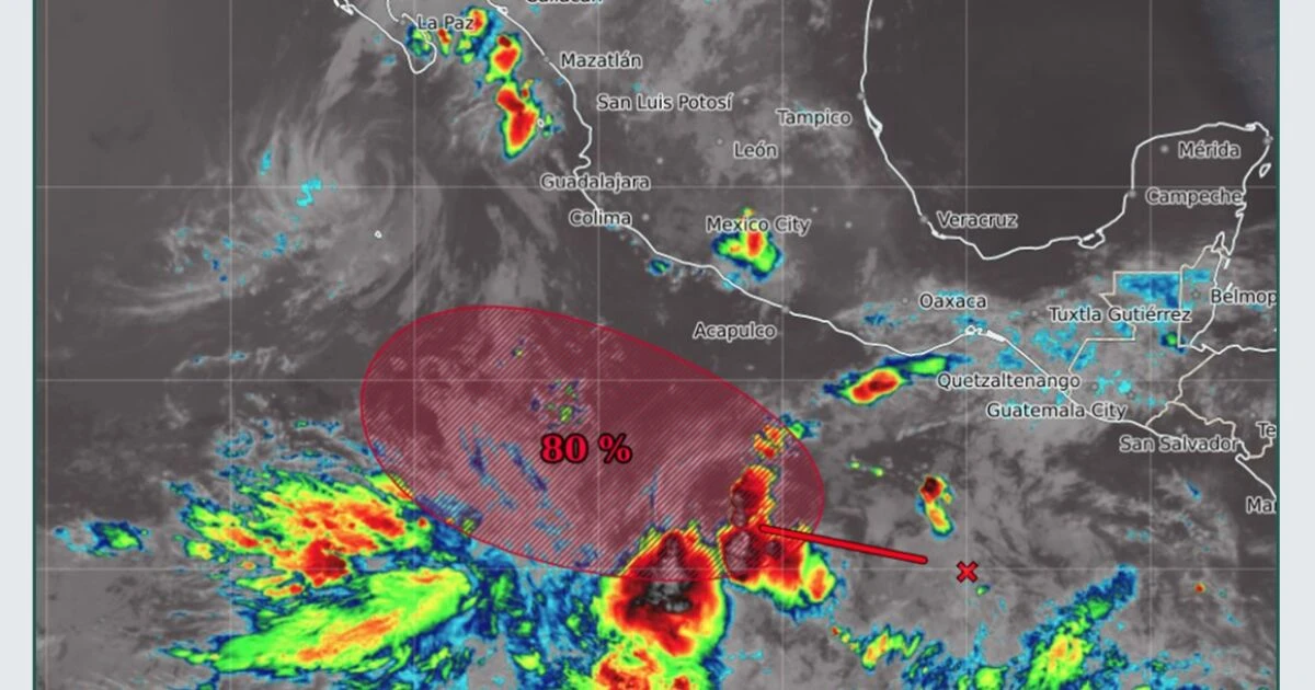 La onda tropical 8 avanza sobre las costas de Chiapas y Oaxaca