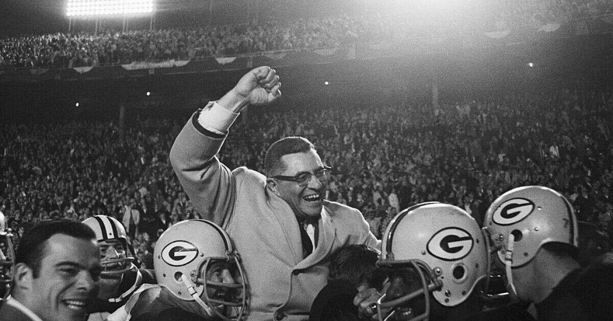 Vince Lombardi, el entrenador de la NFL que dio nombre al trofeo del Super Bowl