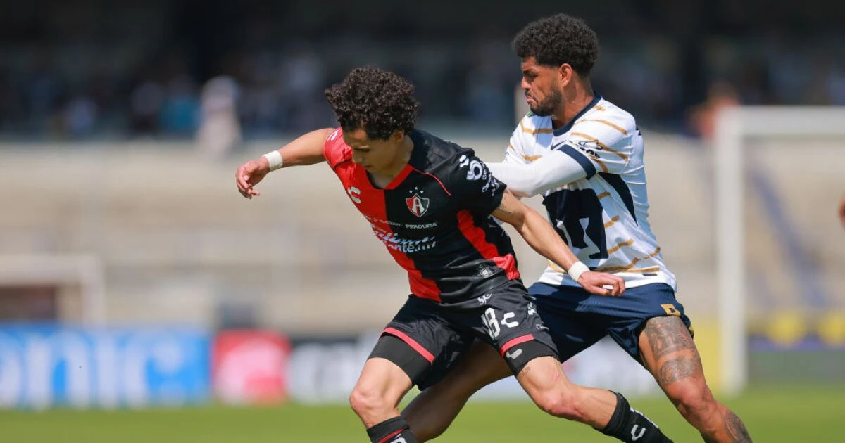 FIFA inhabilita a Pumas y Atlas para fichar nuevos jugadores
