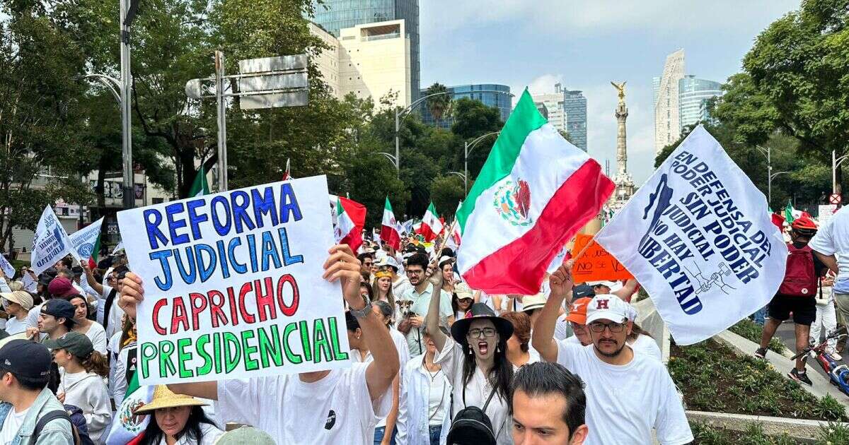 “Nosotros sí leemos, sí nos informamos”, responden universitarios a Sheinbaum