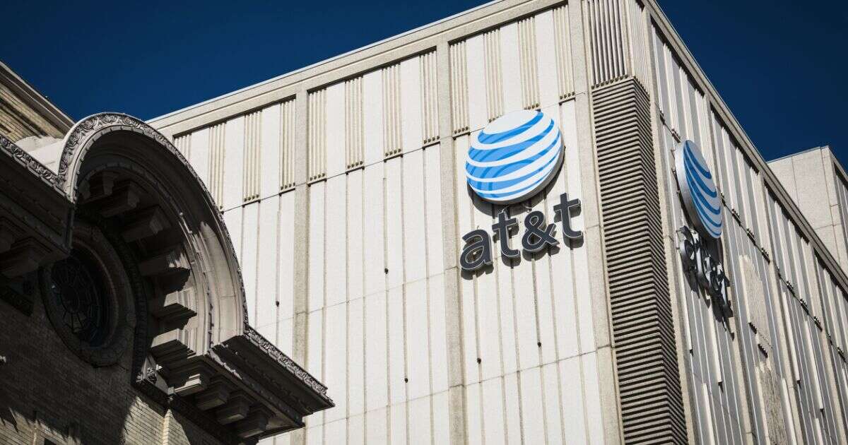 AT&T sufre hackeo; descargaron ilegalmente datos de 109 millones de clientes