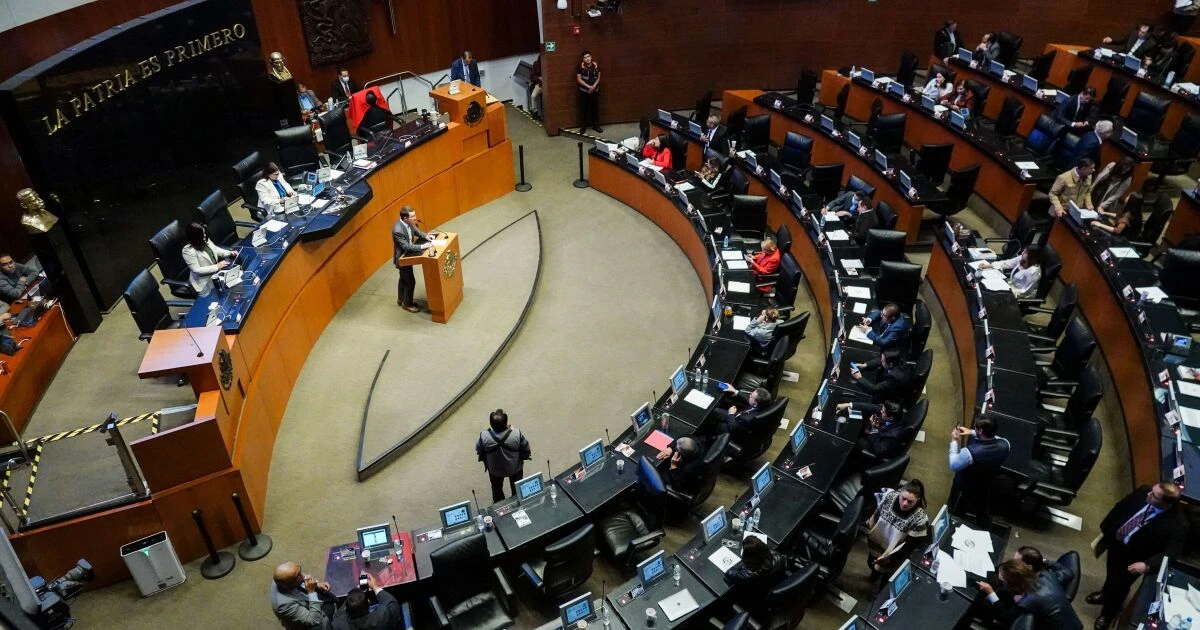 Senadores viajan otra vez a EU para intentar detener impuesto a remesas