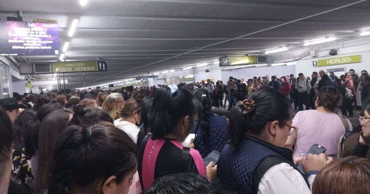 Así es la 'hazaña' de viajar en la Línea 3 del Metro en horas pico