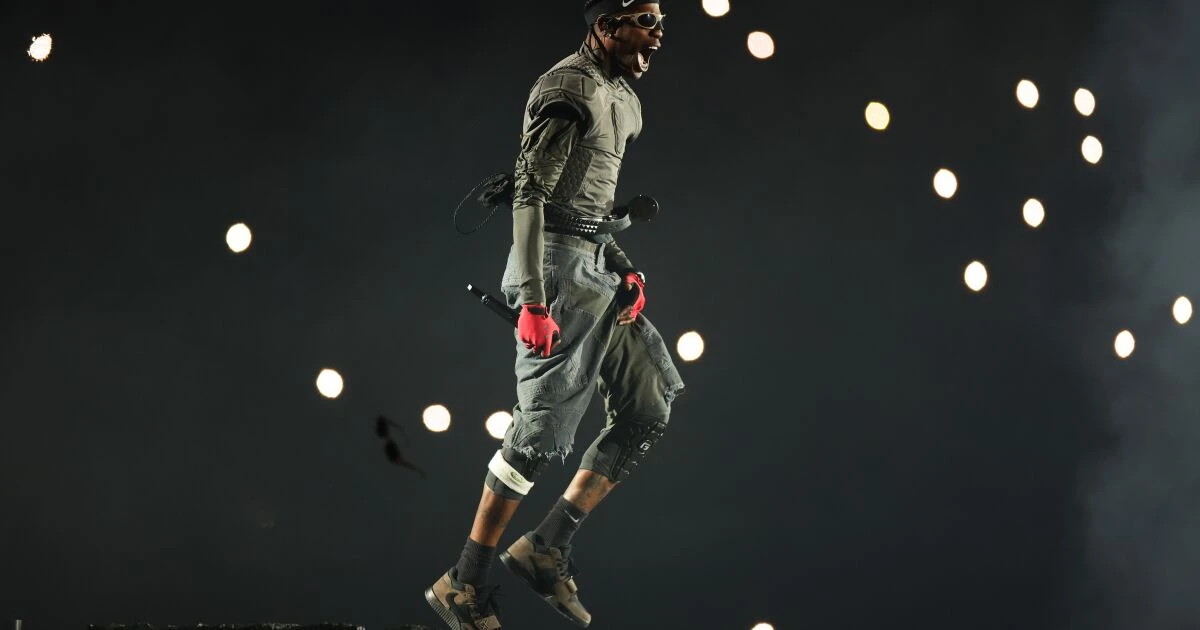 ¡Solo 20 minutos! Travis Scott desata furia de sus fans en Estambul tras ofrecer corto show