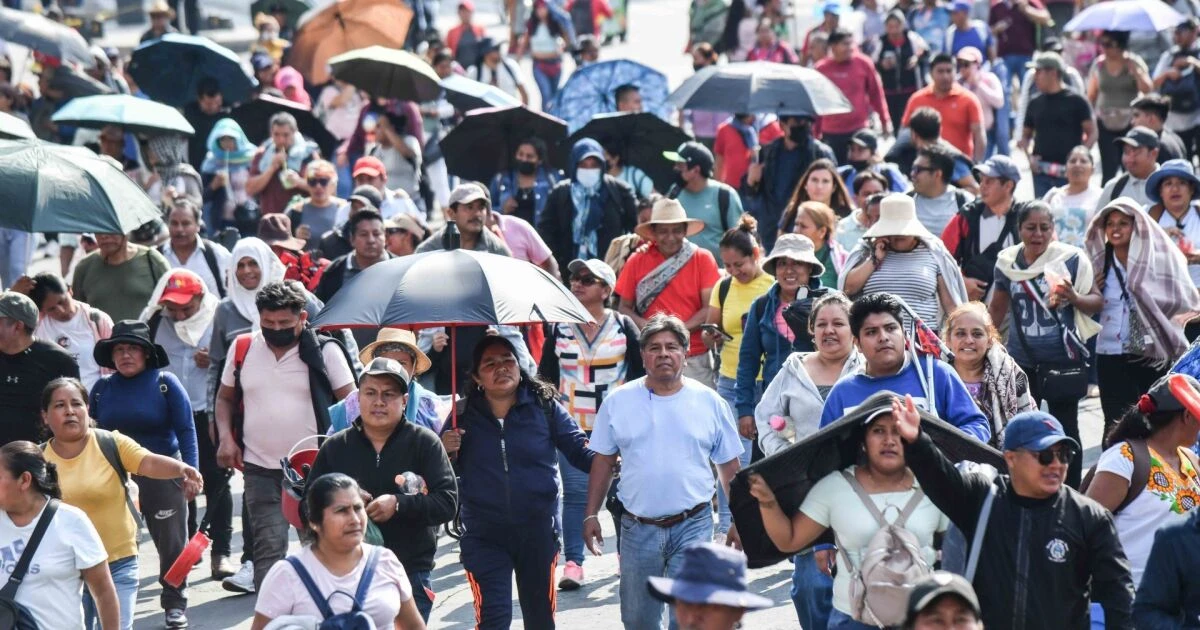 Gobierno de Sheinbaum propone a la CNTE crear aseguradora pública y fortalecer PENSIONISSSTE