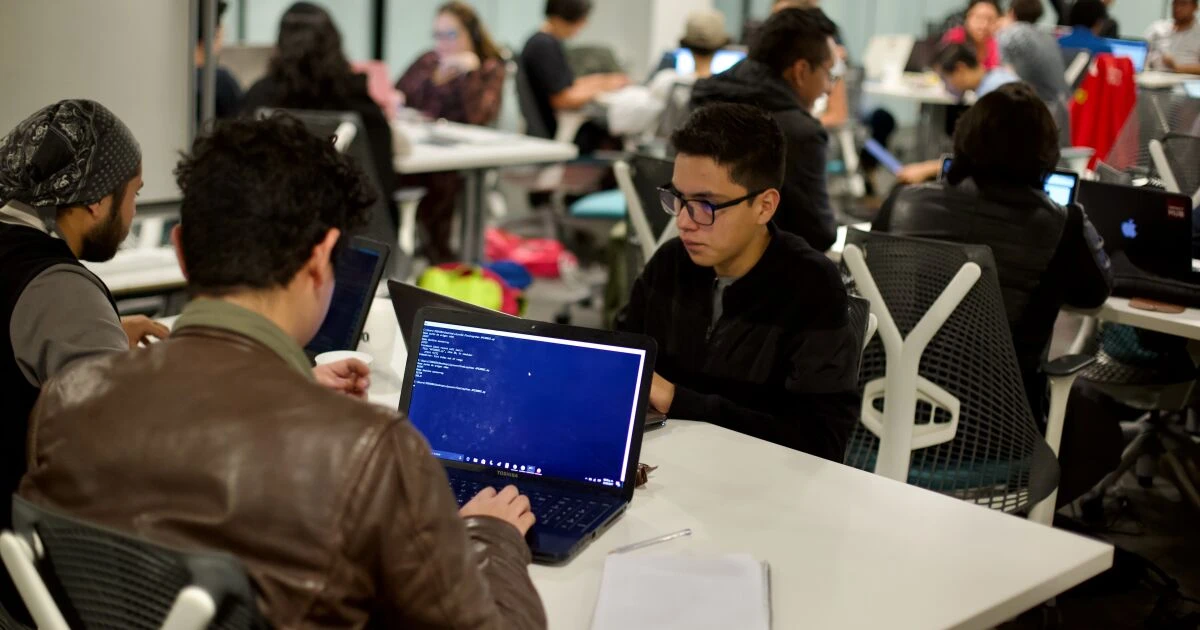 Gobierno apuesta por unificar el bachillerato y abrir más carreras tecnológicas