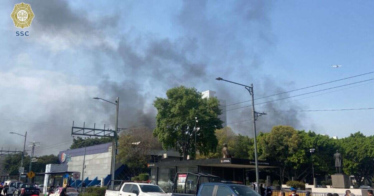 Reportan incendio de un almacén en alcaldía Benito Juárez