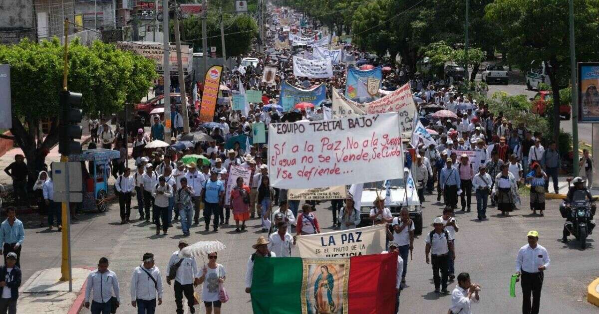 Organizaciones sociales e iglesia católica marchan en Chiapas contra violencia