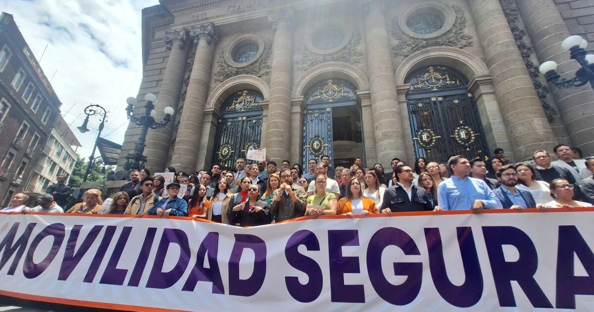 Morena detiene armonización de Ley de Seguridad Vial en CDMX, dice MC