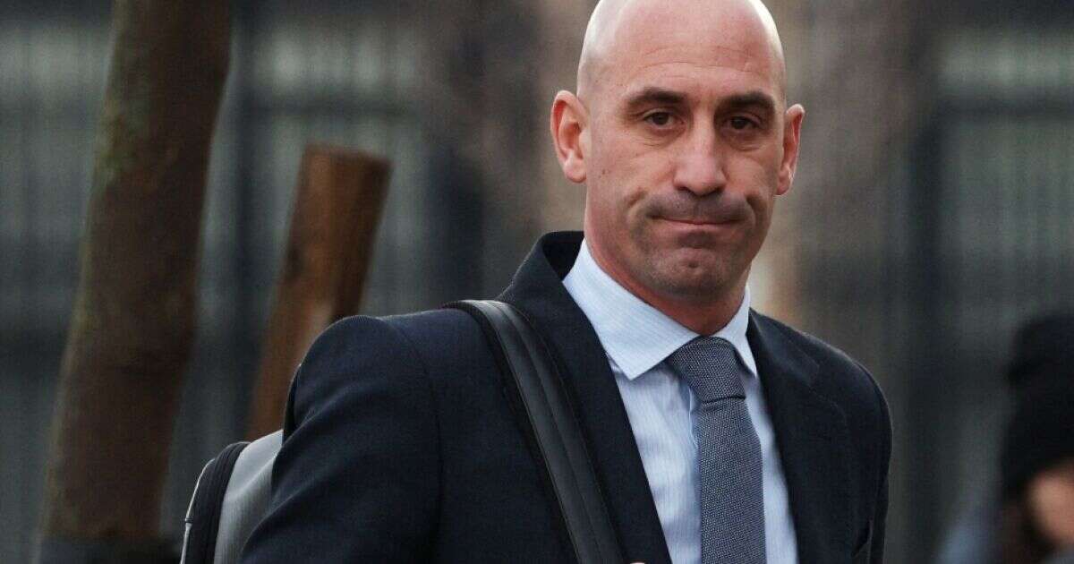 Rubiales es condenado a pagar multa por beso forzado a Jenni Hermoso