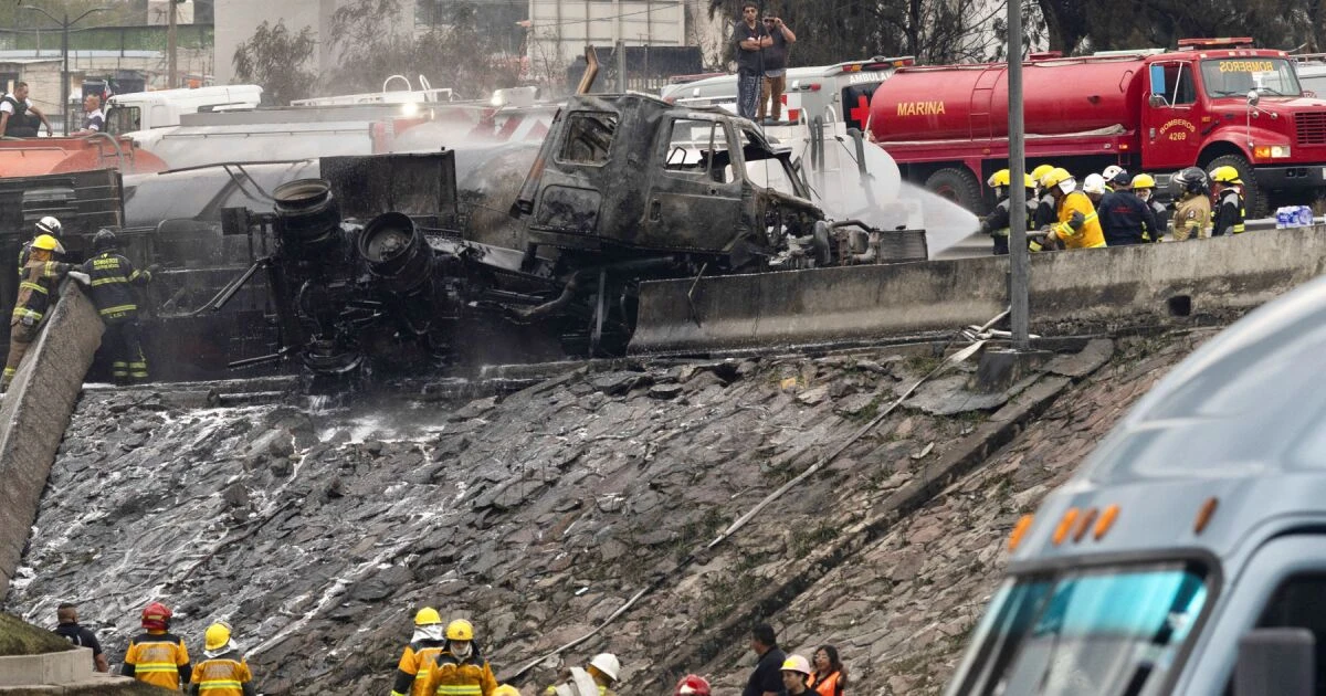 Cifra de muertos por explosión en Iztapalapa sube a 19; fallece conductor de pipa