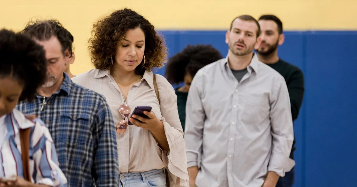 ¿Puedes llevar tu celular al votar el 1 de junio? Esto dice la ley