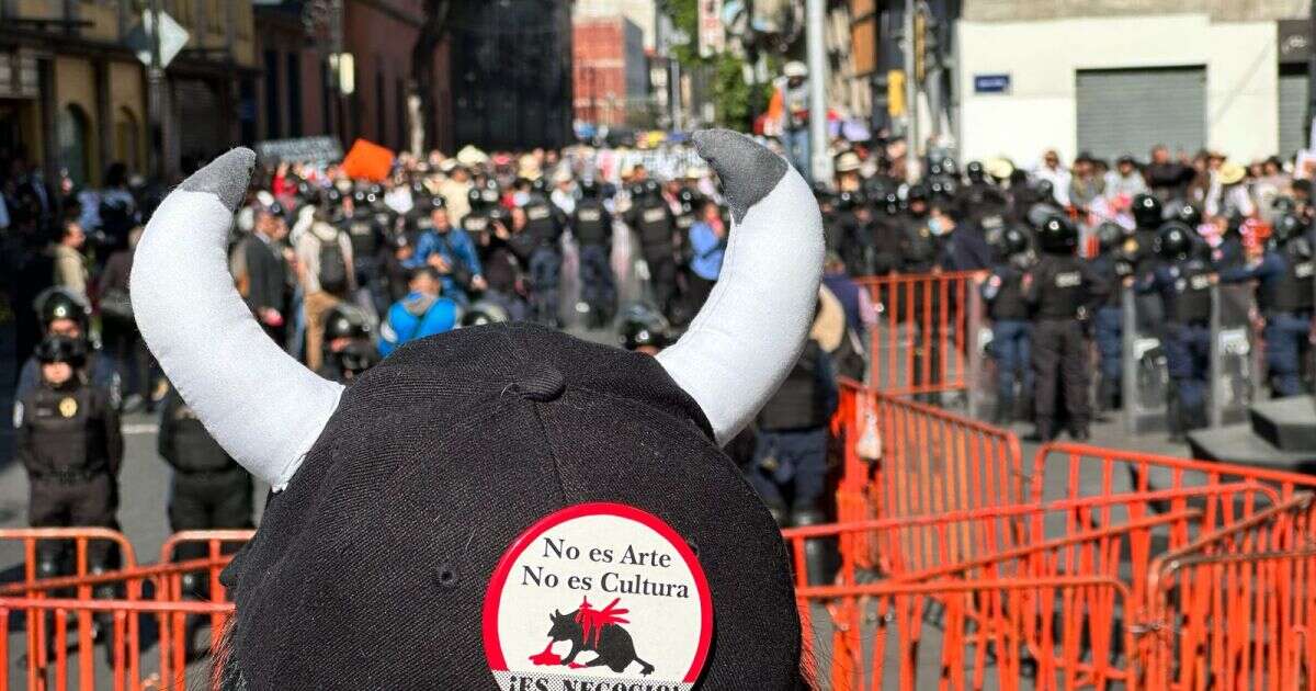 Congreso CDMX aprueba corridas de toros sin violencia entre protestas