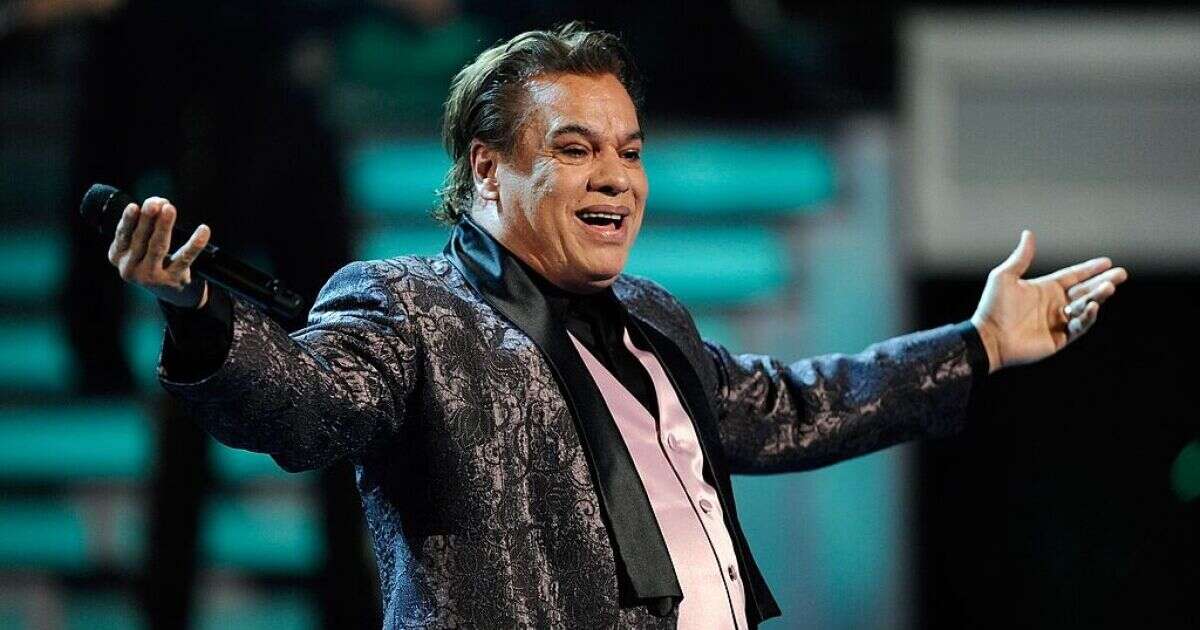 Juan Gabriel en concierto en la alcaldía Venustiano Carranza