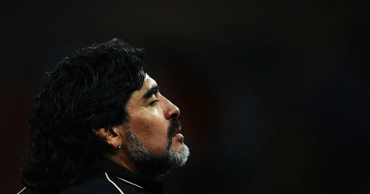 Hermanas de Maradona y su exabogado irán a juicio por presunta administración fraudulenta de su marca