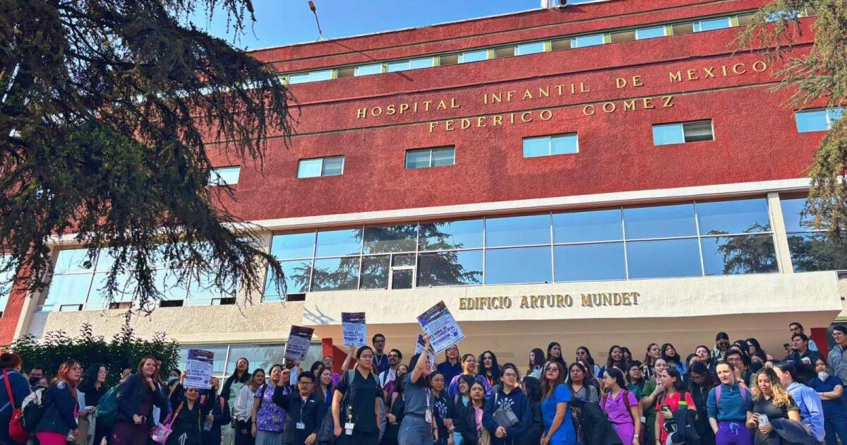 Paro en el Hospital Infantil de México suma una semana; los residentes denuncian casos de acoso