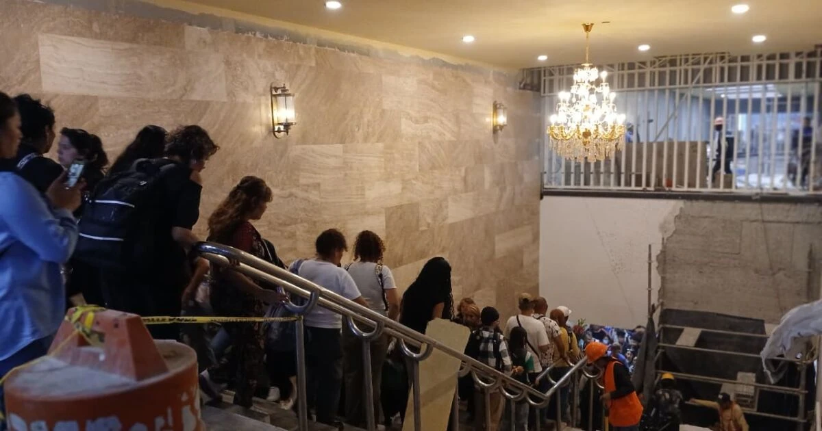 A 10 días del Mundial, el Metro Hidalgo luce candelabros... pero sigue en obra