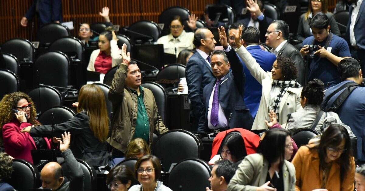 Morena va por iniciativa para bloquear amparos en contra de reformas