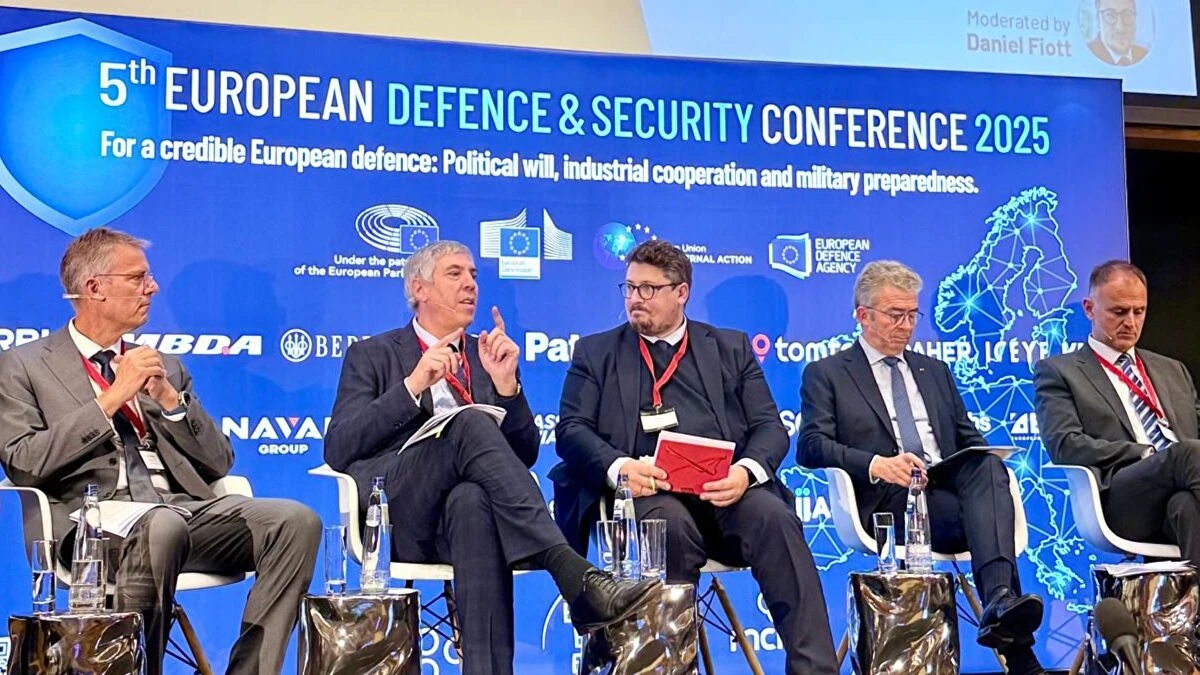 Indra reclama en Bruselas grandes programas conjuntos para reforzar la defensa y autonomía estratégica de la UE