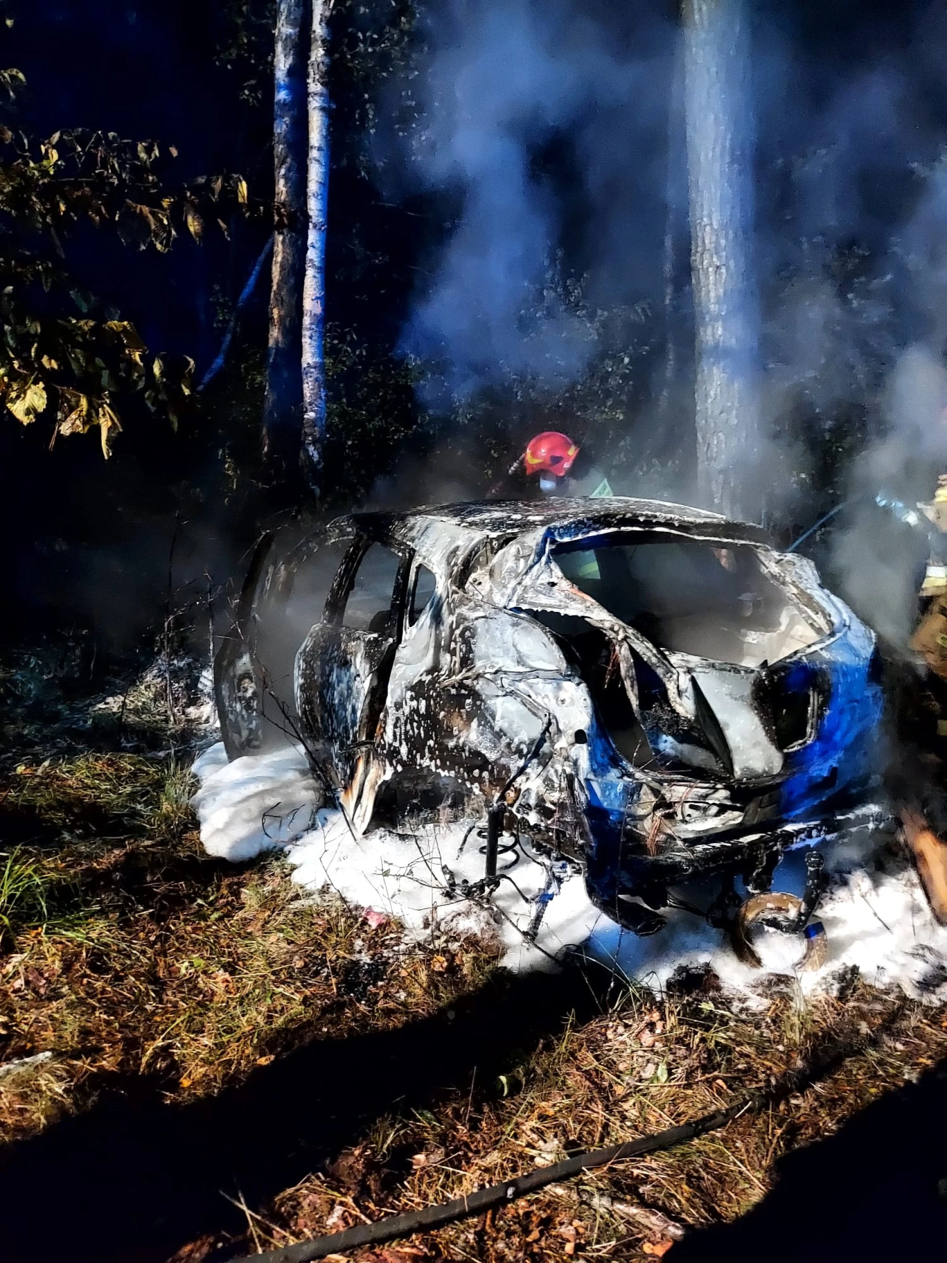 Wypadek na trasie S1. Samochód wypadł z drogi i stanął w płomieniach [Zdjęcia]