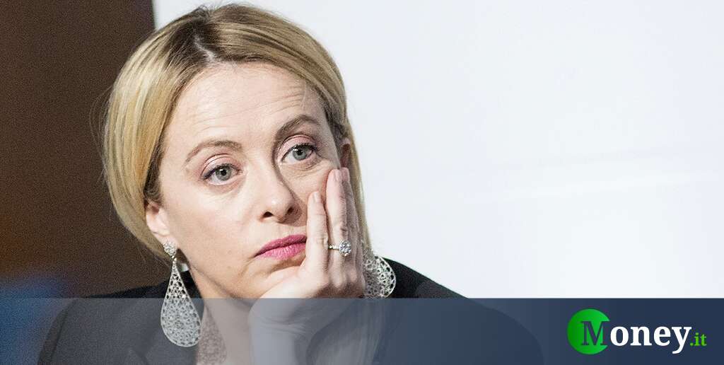 UE smentisce Meloni, giù le previsioni su PIL Italia. Ma migliorano debito e deficit