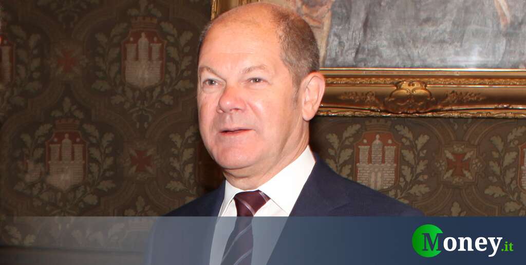 Germania, Scholz: «abbiamo bisogno di immigrati ma dobbiamo scegliere chi entra e chi no»