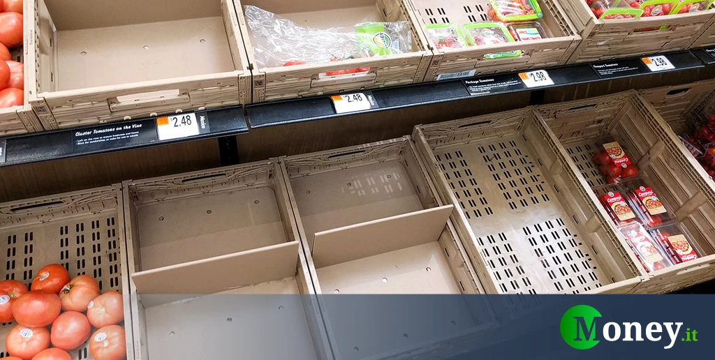 Prezzi giù, ma non per tutti: il carrello della spesa resta un lusso in Italia