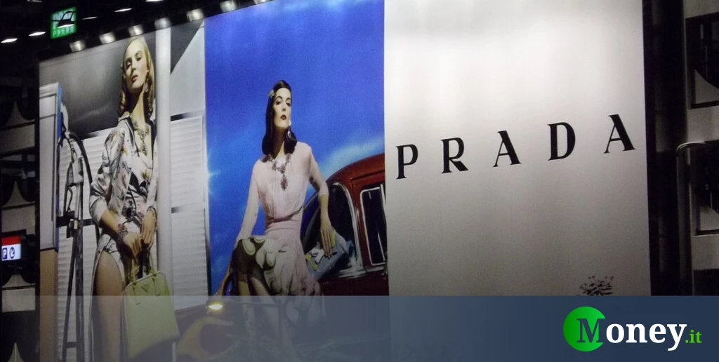 Il caso Prada: prezzo pieno nei negozi, ma sconto sui mercati