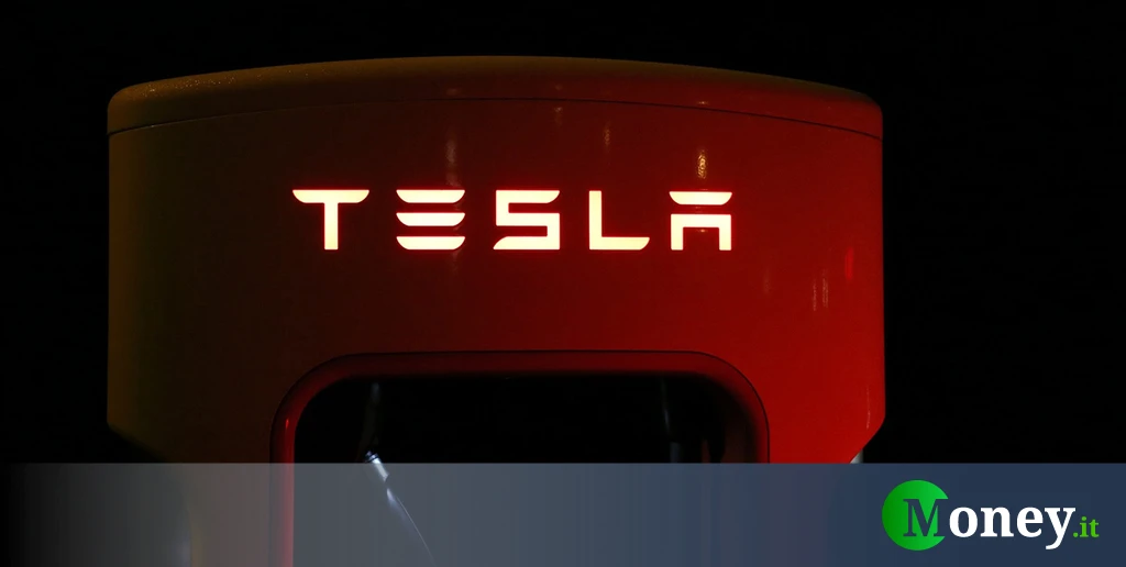 Altro che utili. Ecco il vero motivo per cui le azioni Tesla scendono oggi