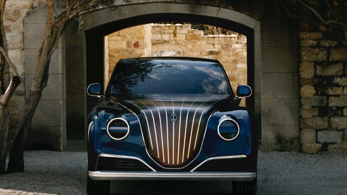El coche de lujo que incluye cafetera, tocadiscos y un bonsái: el habitáculo más insólito del año