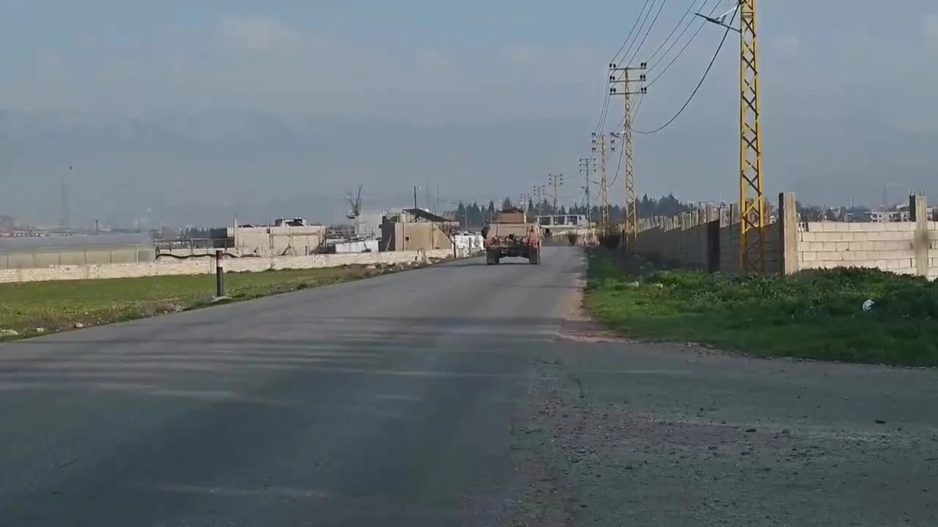 Al menos dos muertos en primer bombardeo israelí en bastión de Hizbulá en este del Líbano