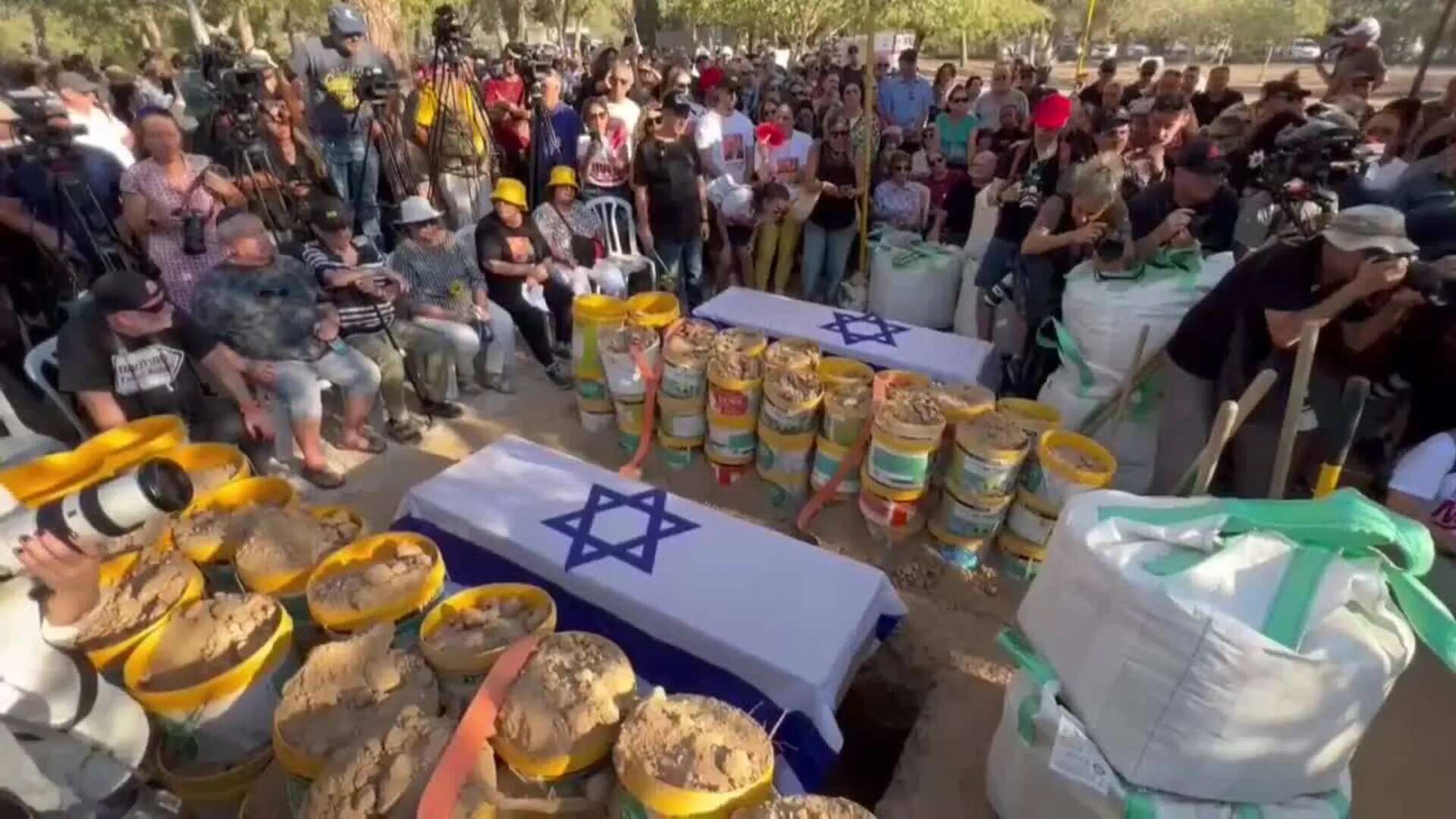 Israel entierra a los seis rehenes cuyos cuerpos fueron rescatados por el Ejército