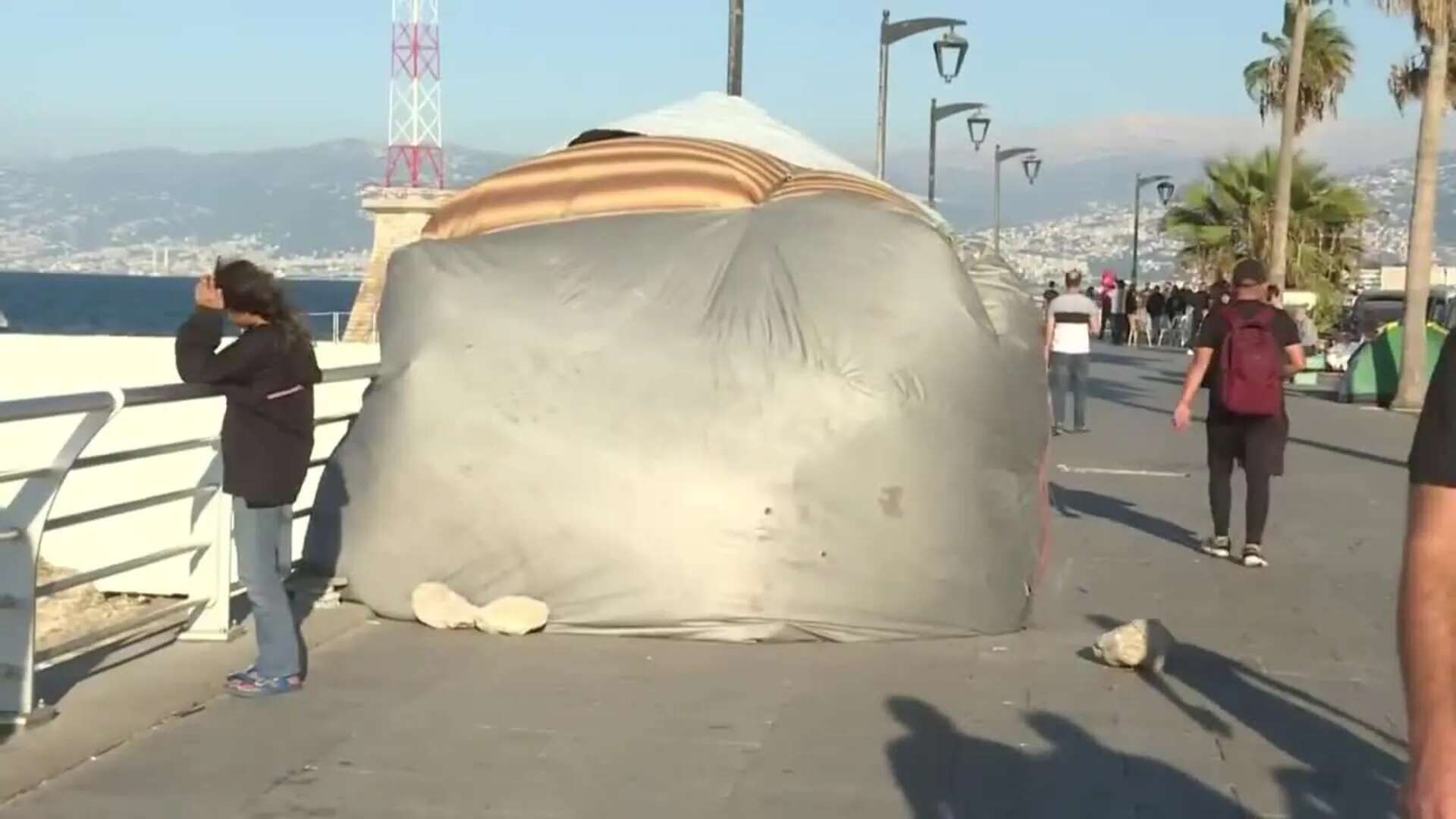 Los desplazados huyeron de las bombas israelíes, pero ahora deben hacerlo del invierno