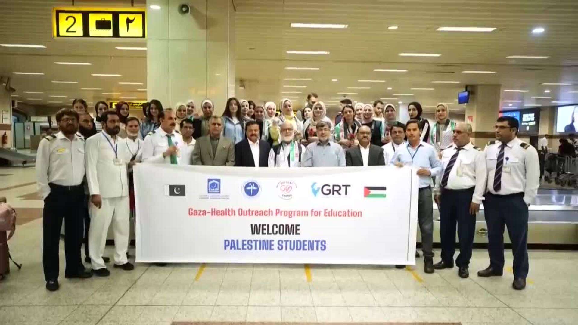 El primer grupo de 27 estudiantes palestinos de Medicina llega a Pakistán para continuar sus estudios