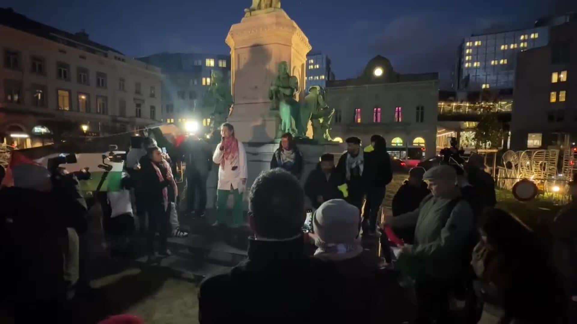 Protesta en Bruselas para pedir la liberación del doctor Hussam Abu Safiya