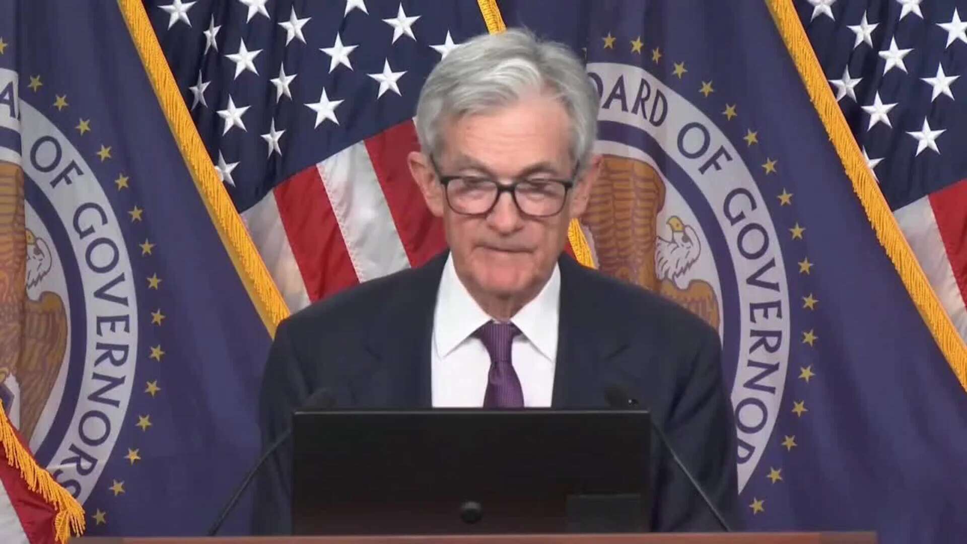 Powell ve prematuro anticipar el efecto económico de los aranceles previstos por Trump