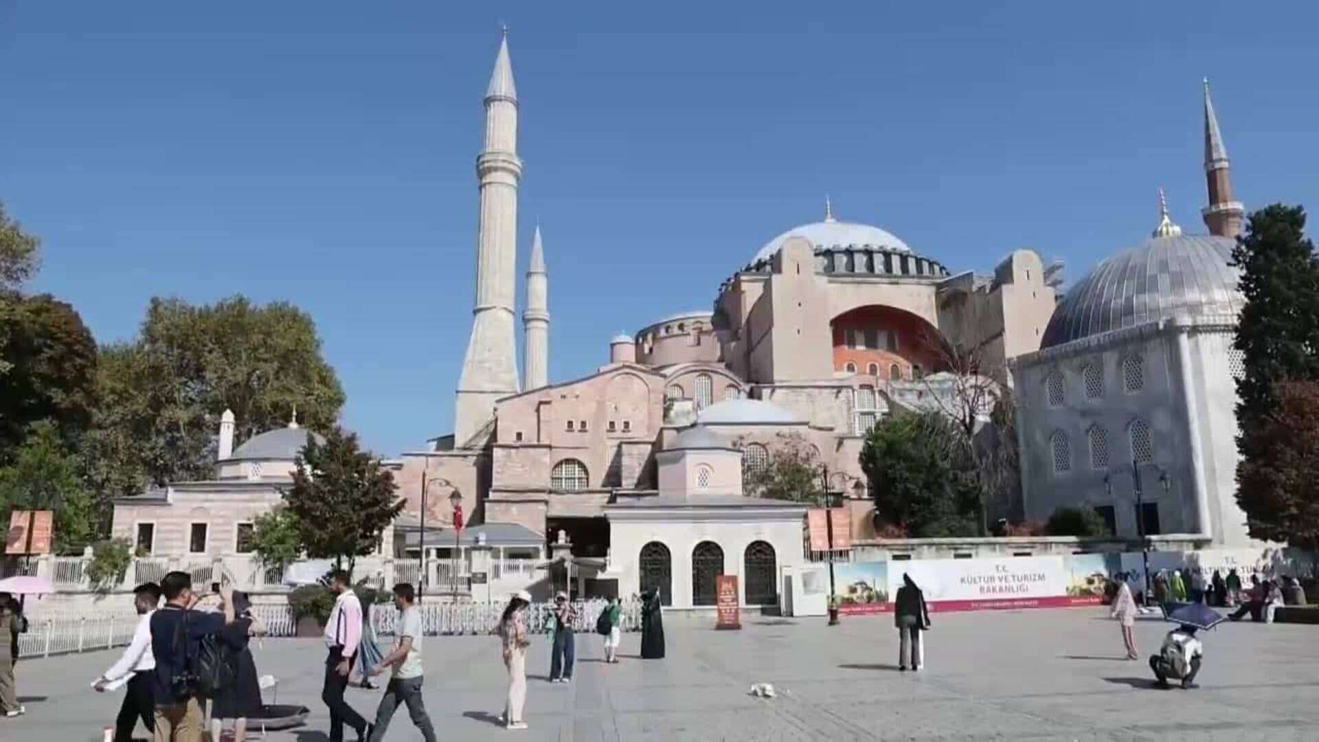 Turquía espera 60 millones de turistas para 2024