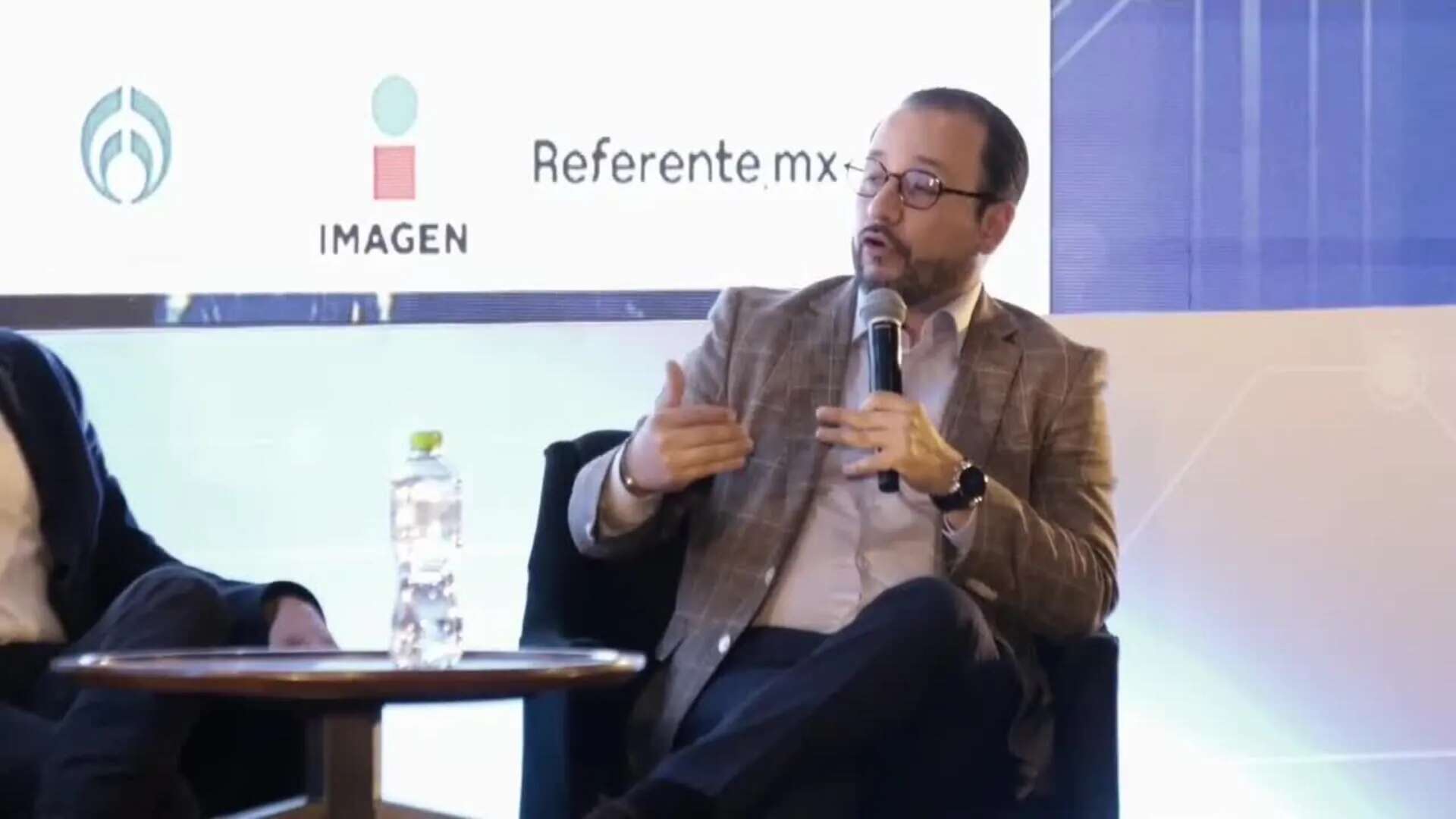 México debe definir sectores clave para aprovechar ‘nearshoring’ y T-MEC, indican expertos