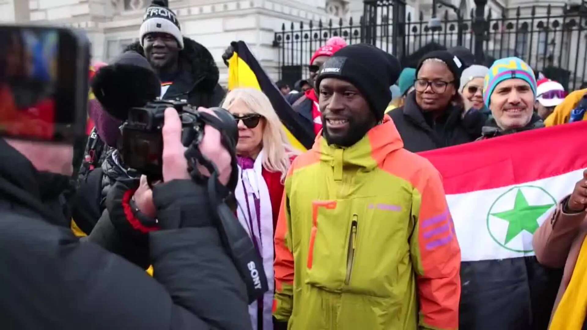 El corredor ugandés Deo Kato completa la carrera de Ciudad del Cabo a Londres