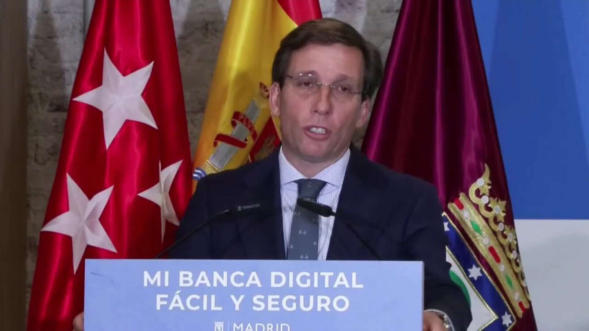 1.500 mayores de Madrid reciben formación de voluntarios sobre banca digital