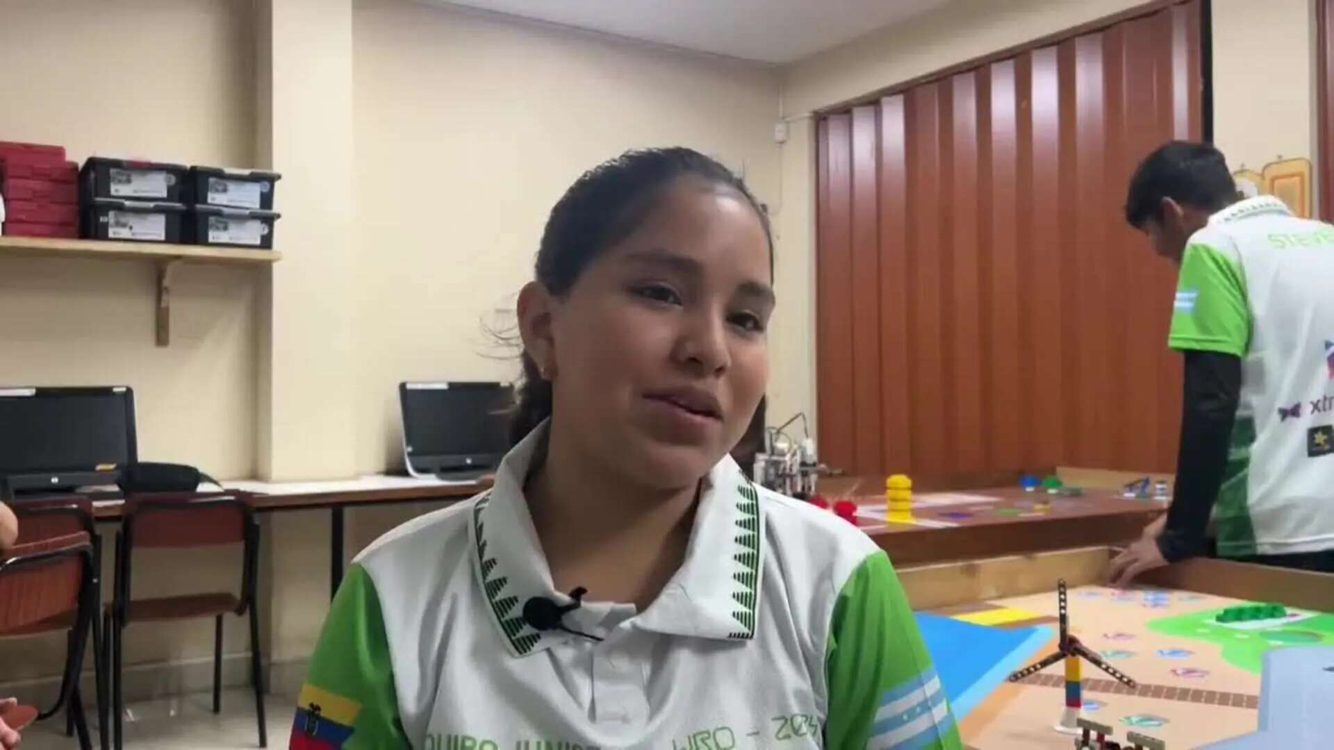 Jóvenes ecuatorianas llevarán su talento en robótica al escenario mundial