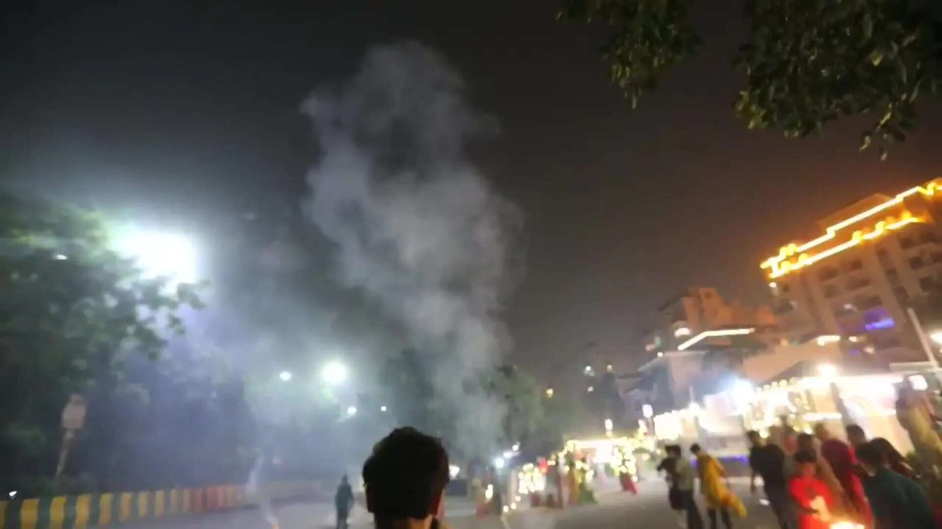 Celebración del Diwali en Nueva Delhi aumenta la contaminación pese a restricciones