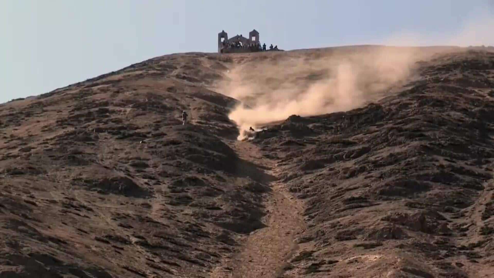 Cientos de peruanos desafían sus límites en la carrera extrema 'Tobogán macho'