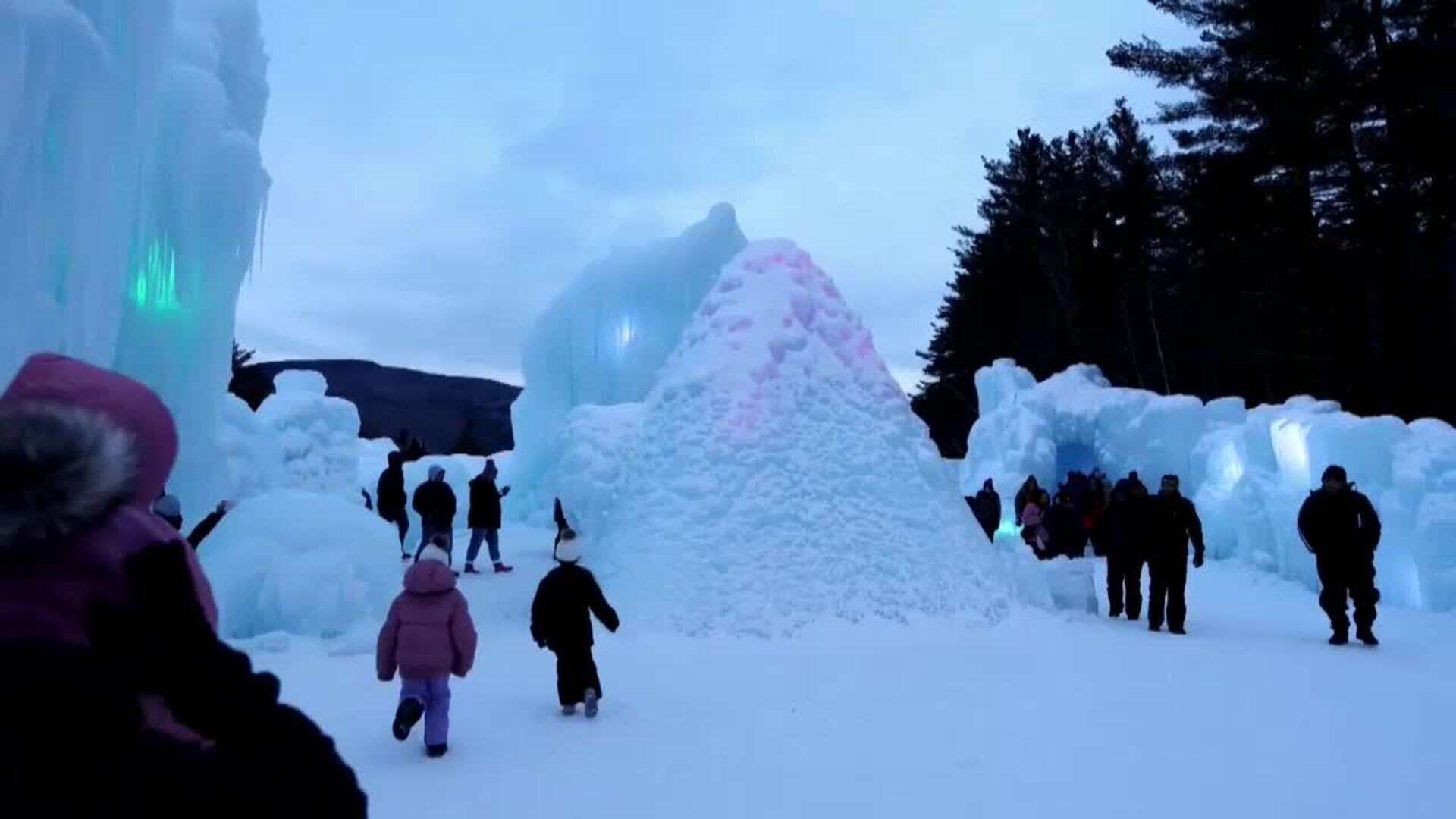 Los asombrosos castillos de hielo que fascinan a miles de turistas en Estados Unidos