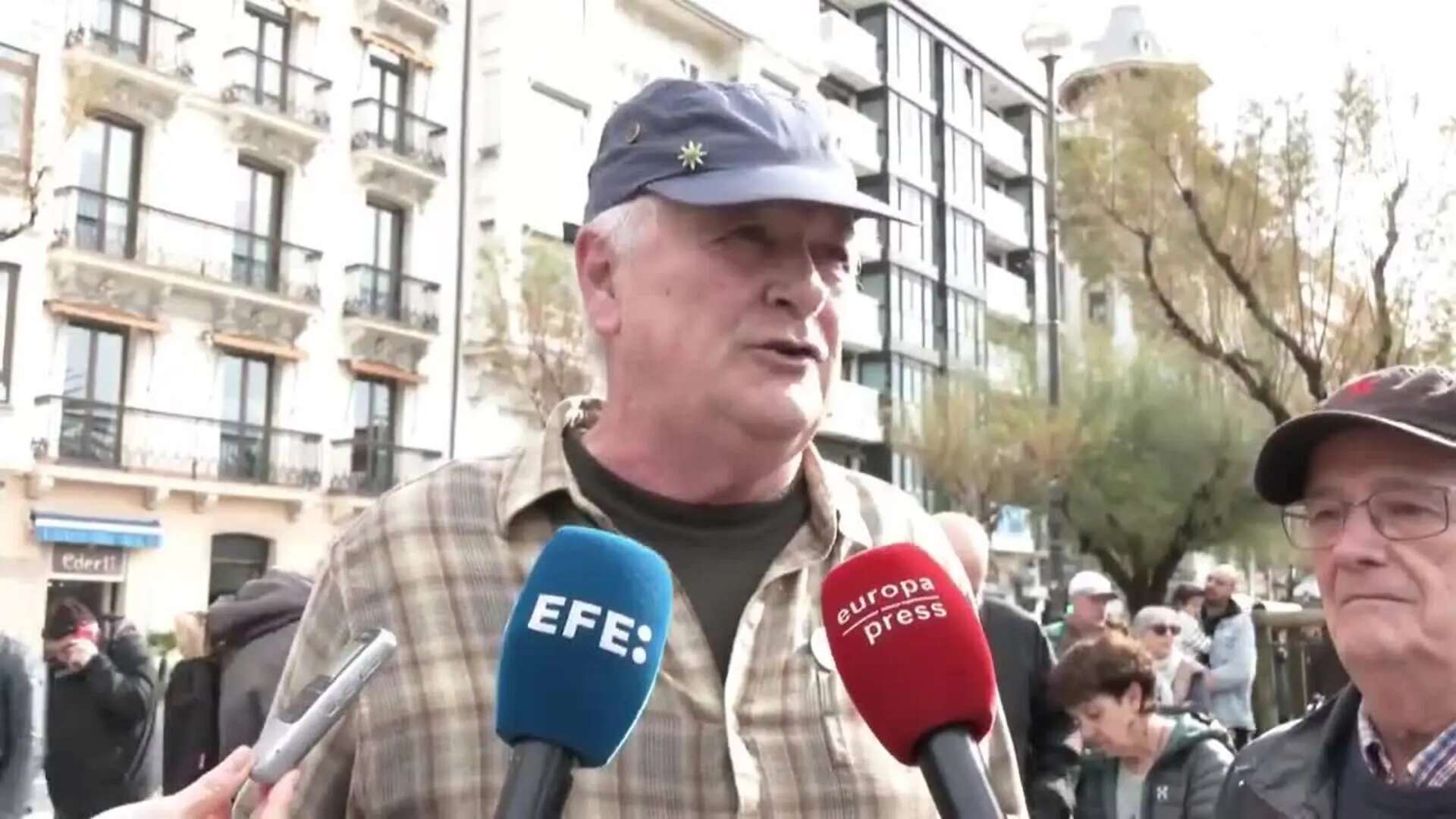 Manifestantes exigen en San Sebastián el 