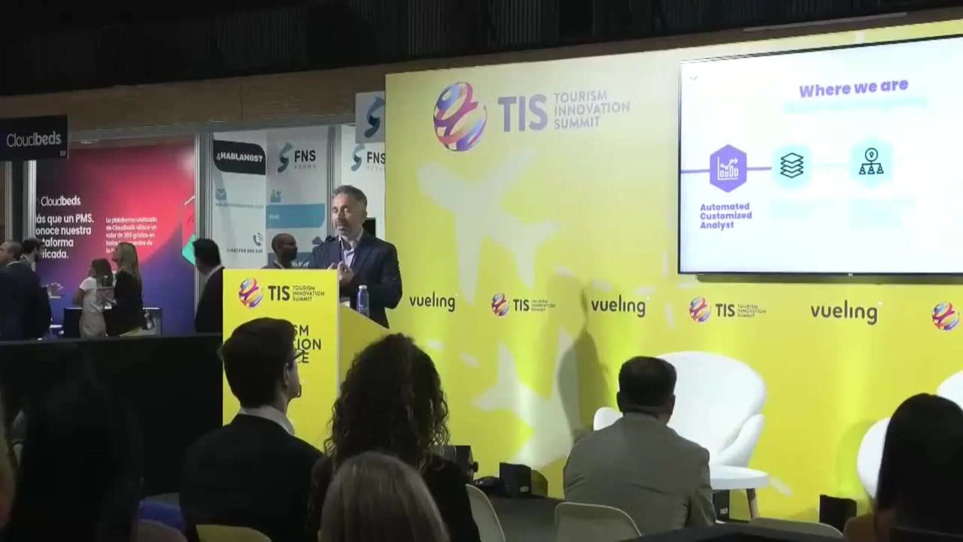 iUrban presenta en el TIS una oficina de información virtual que traduce en 95 idiomas