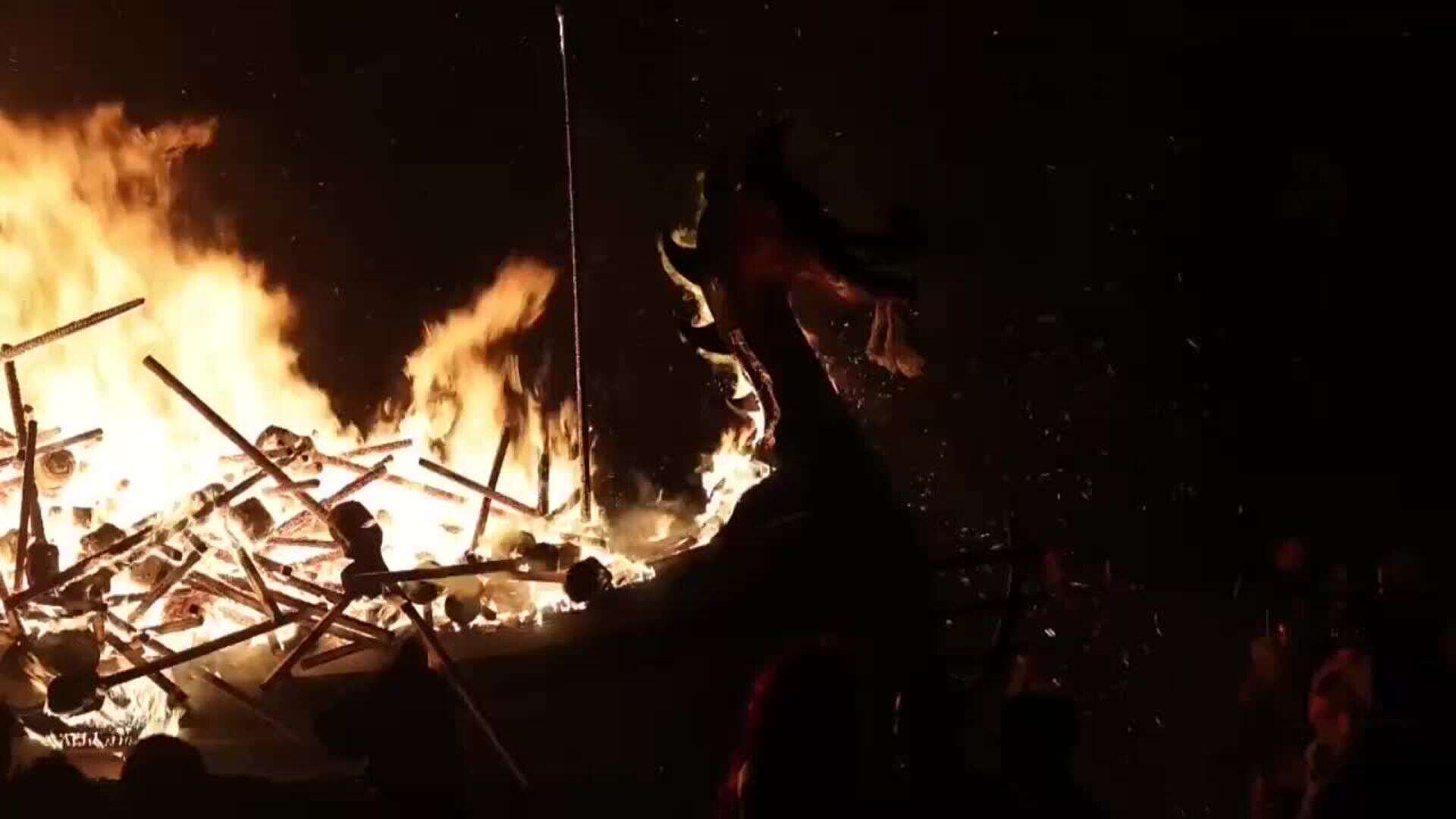 Lerwick celebra el festival Up Helly Aa en homenaje a la cultura y el patrimonio vikingos